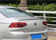 Спойлер за багажник Volkswagen Passat B8 sedan 2016+) - черен гланц
